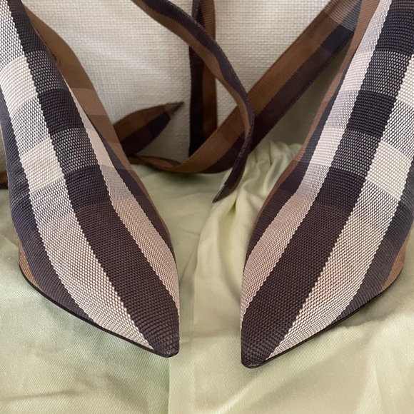 BURBERRY THE UP PUMP SIZE 40.5 BIRCH BROWN. - Picture 13 of 13